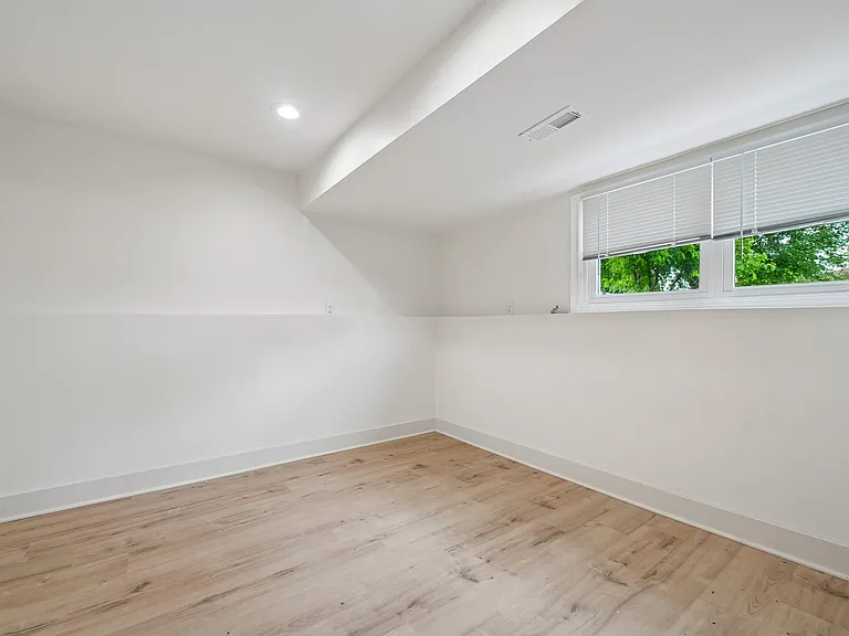 867 Harris Dr — Photo 21