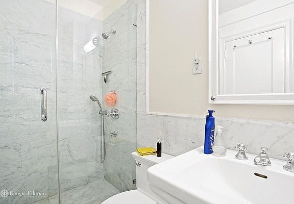 4th image of 47 E 64th St #5C