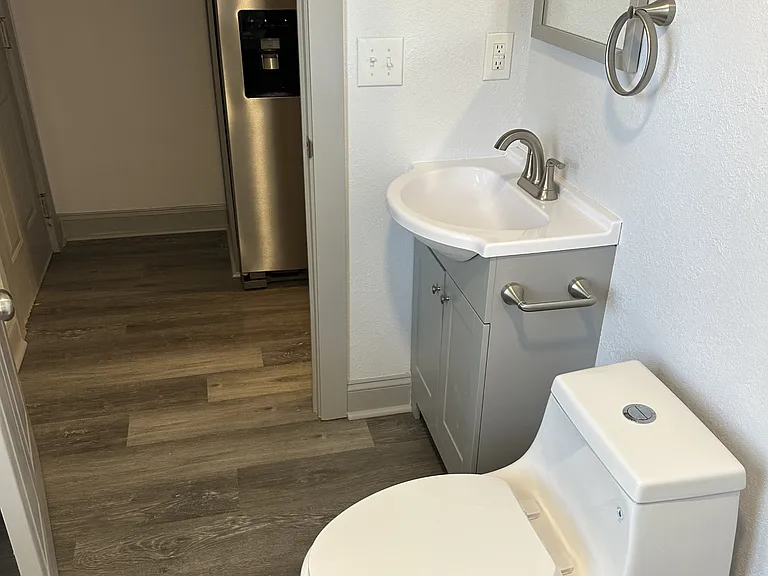 5414 Brooklyn Ave — Photo 5