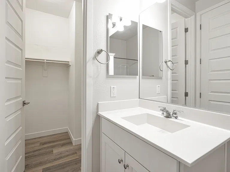 4235 N 26th St #13 — Photo 12