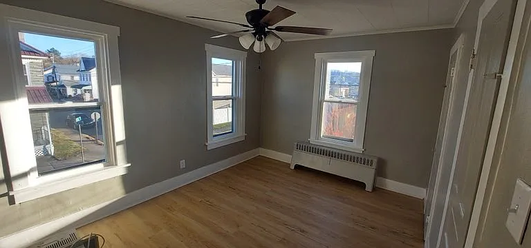 401-403 N 5th St — Photo 10