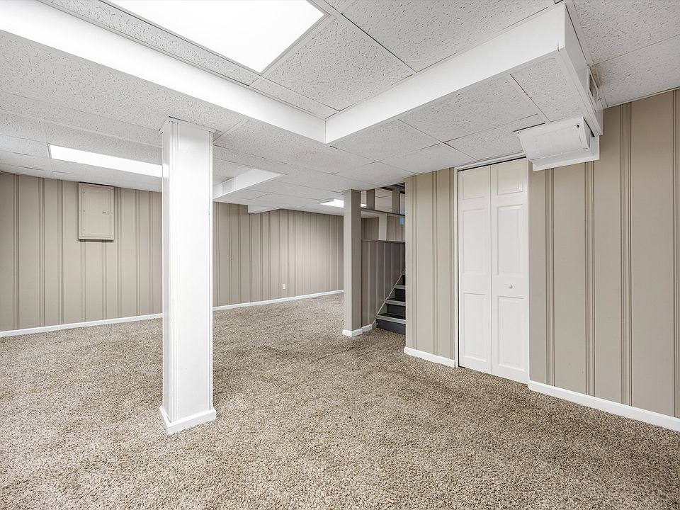 229 Devillen Ave, photo 17