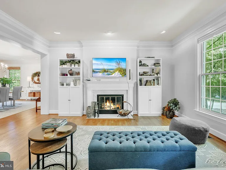 9708 Meyer Point Dr — Photo 5