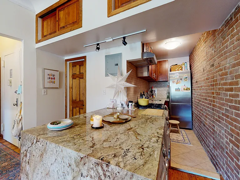 334 W 88th St #9 — Photo 7