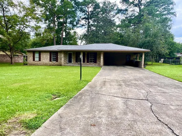 1110 Valley Dr, Laurel, MS 39440