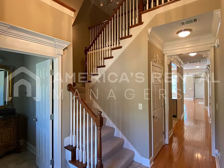 4230 Lochshire Ln — Photo 4