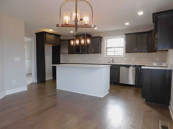 4th image of 1196 Elizabeth Ln