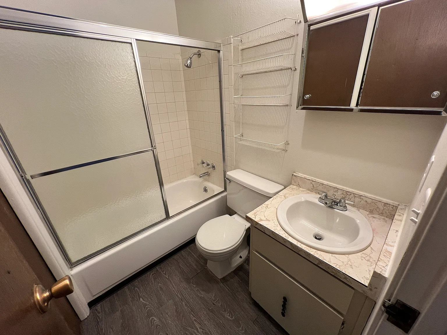 3 bed, 1200 sqft, $1,800 — Photo 3