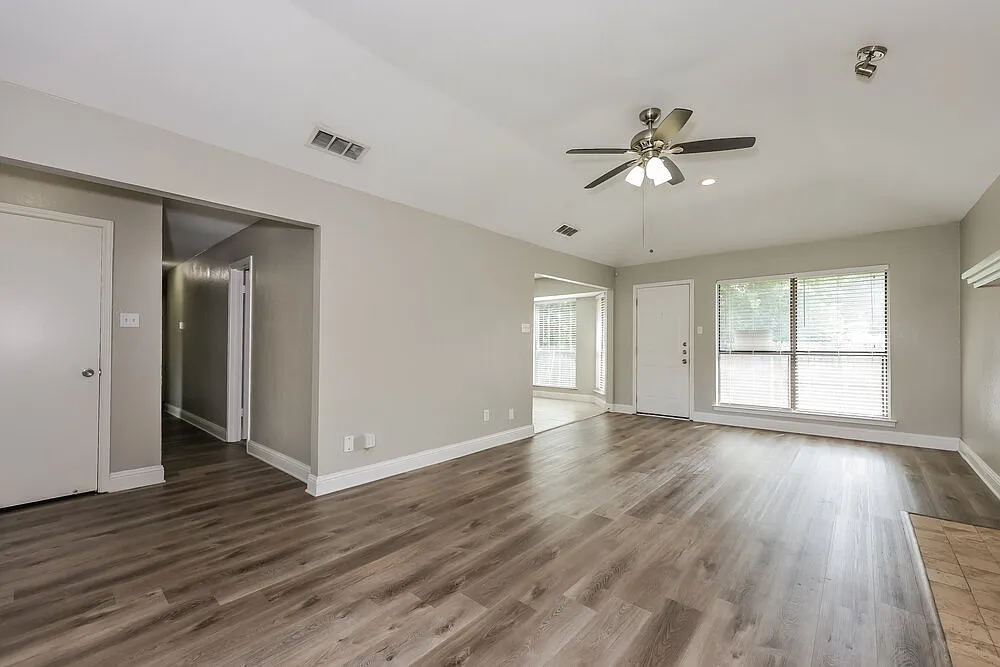 3 bed, 2.0 bath, 1346 sqft, $1,865 — Photo 4