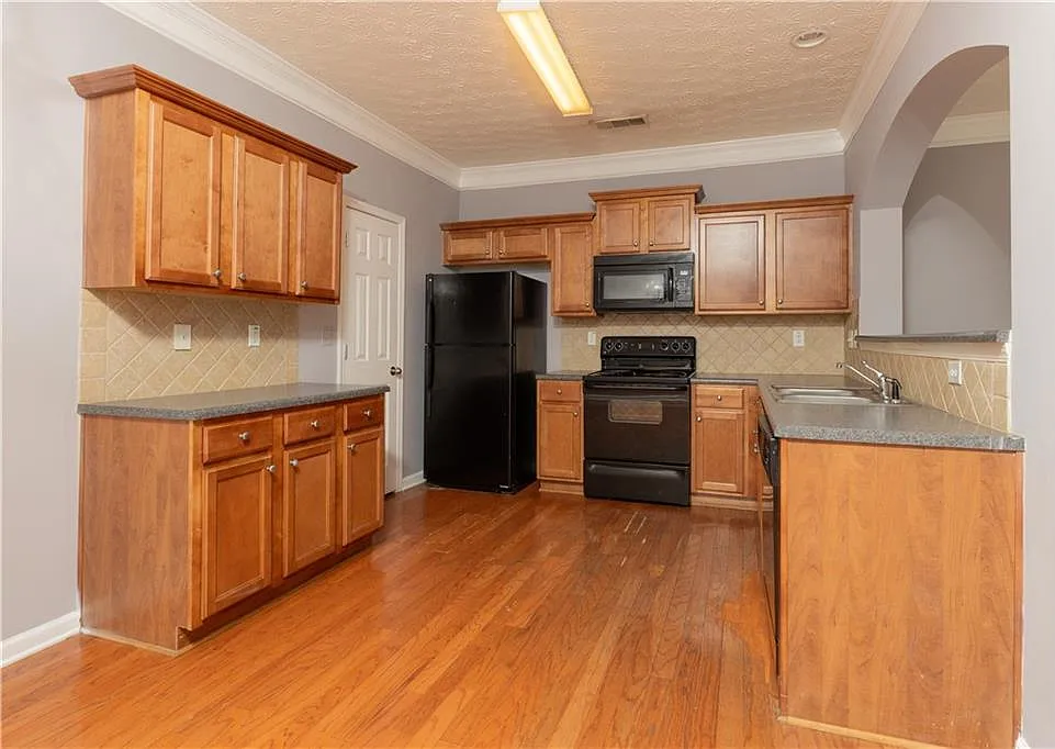 3 bed, 2.5 bath, 1737 sqft, $1,850 — Photo 3