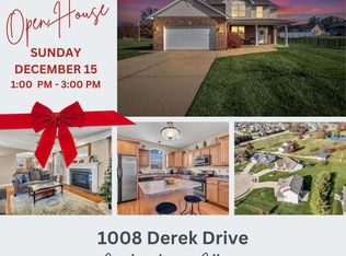 1008 Derek Dr, Columbia, IL 62236