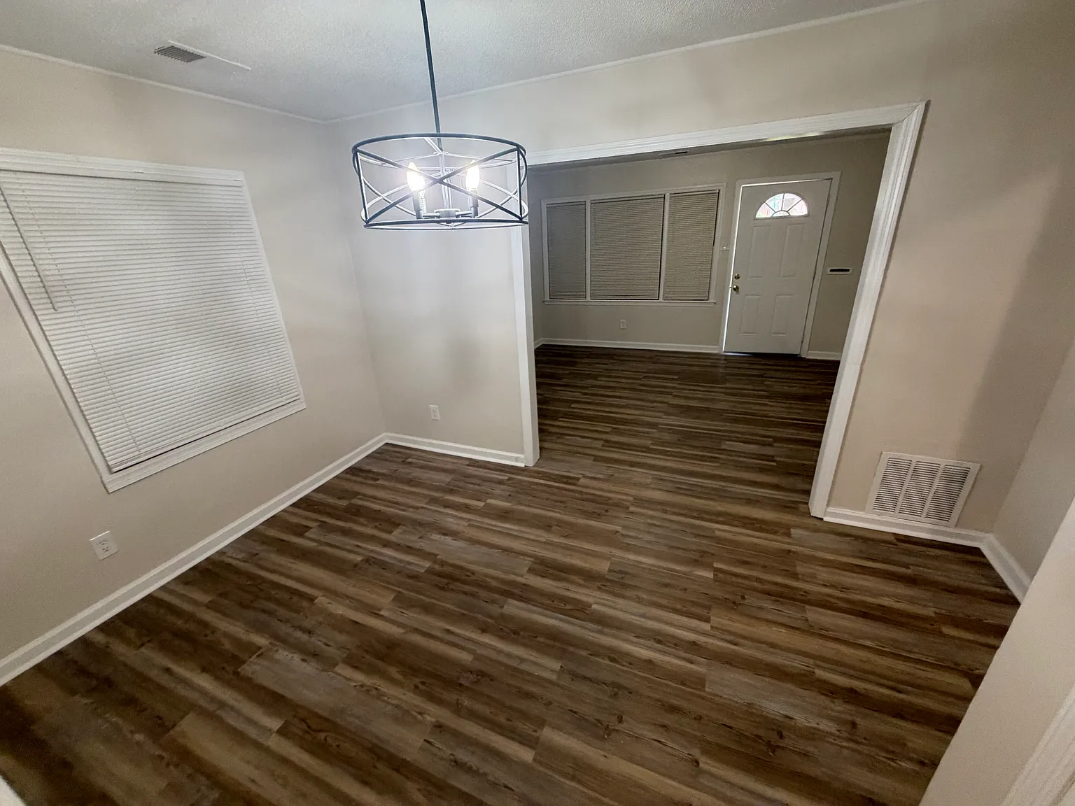 2 bed, 891 sqft, $985 — Photo 3