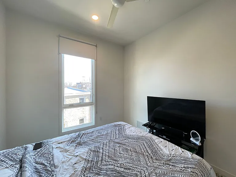 2559 Amber - Residential — Photo 21