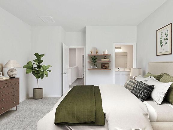 Master Bedroom Upsatirs- private bath