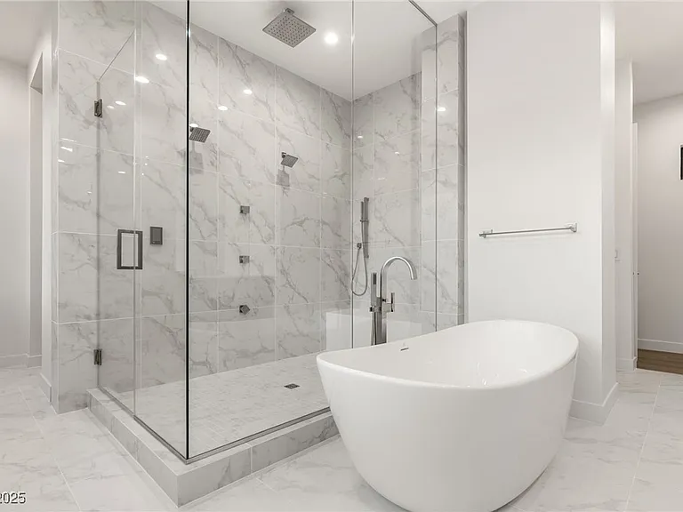 7385 Heron Canyon Ct — Photo 17