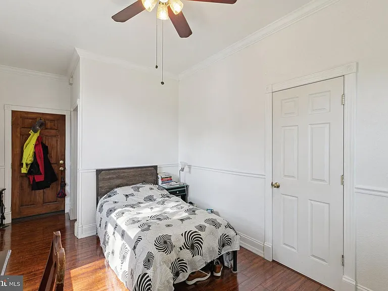 4818 Trinity Pl #2R — Photo 3
