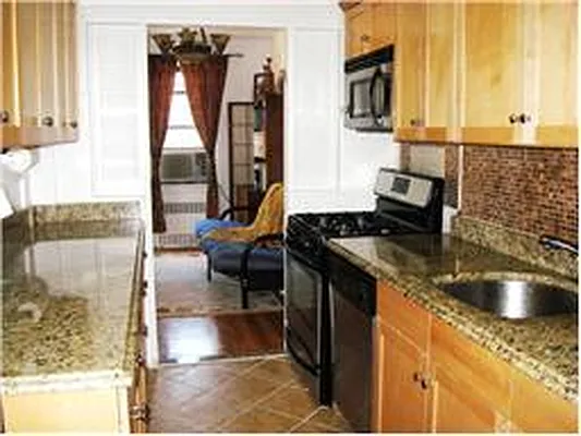 Sold by Douglas Elliman | media 15