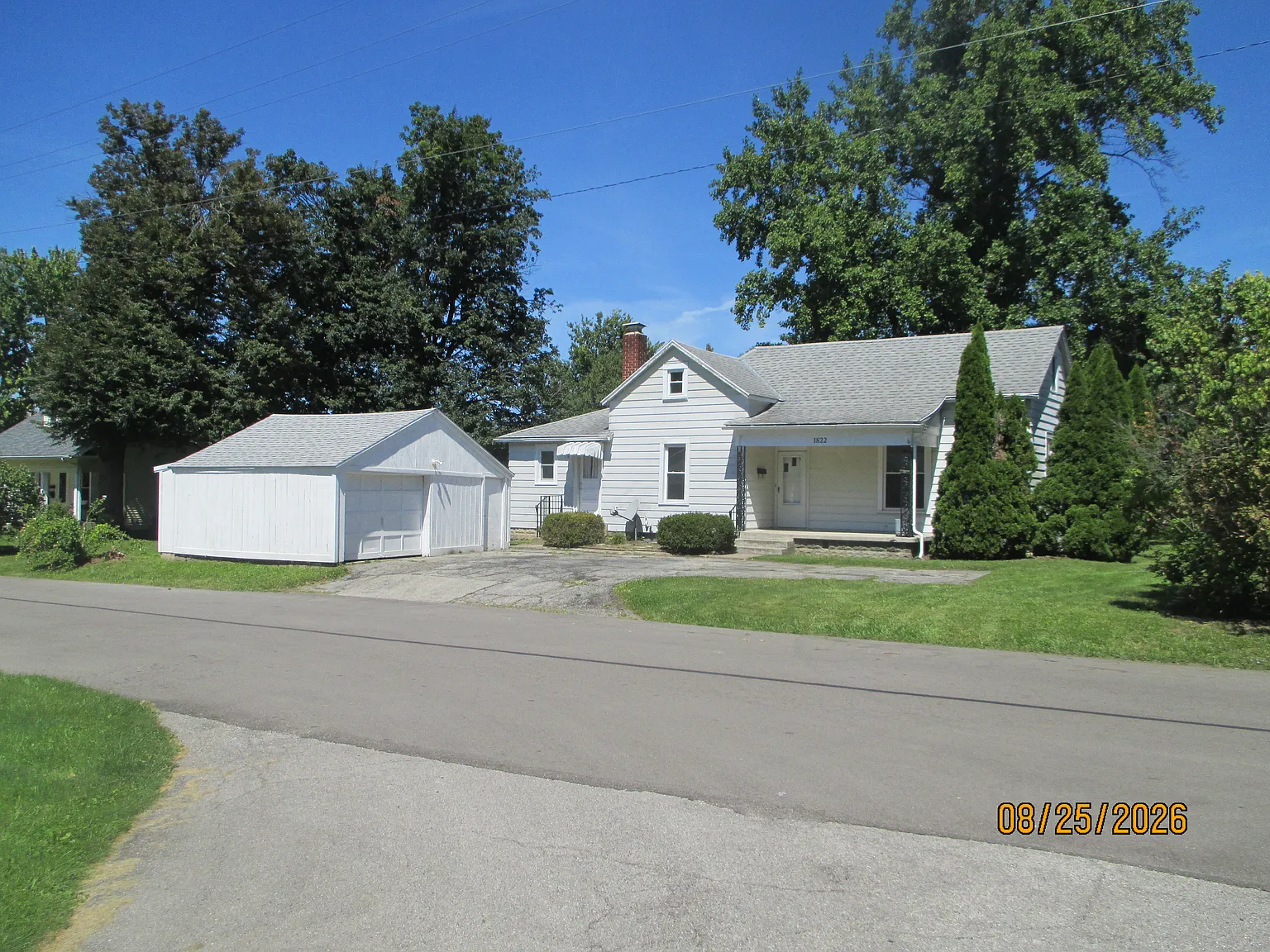 3 bed, 1404 sqft, $1,100 — Photo 2
