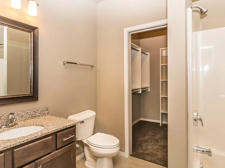 Edgerton Place Apartments — Photo 27