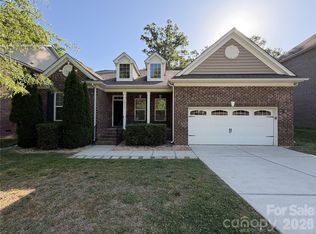 10313 Woodview Cir, Charlotte, NC 28270