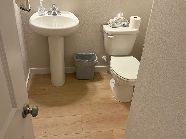 4220 NE 186th St — Photo 8