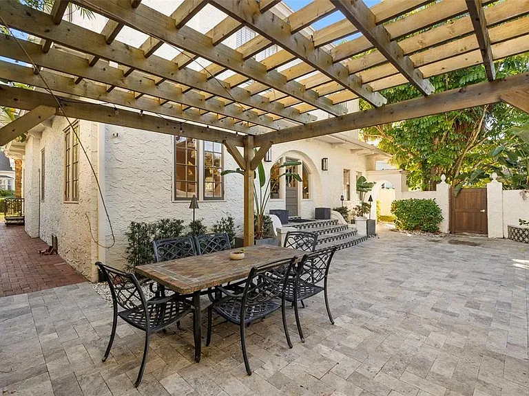 2943 W Bayshore Ct — Photo 44