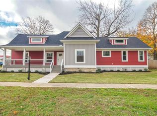 210 W Cherry St, Pea Ridge, AR 72756