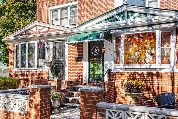 Sold by Sold By Bart Real Estate Partners inc | media 3