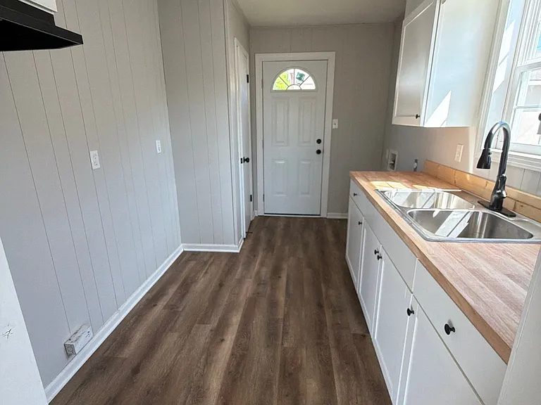 127 E Jefferson St — Photo 6