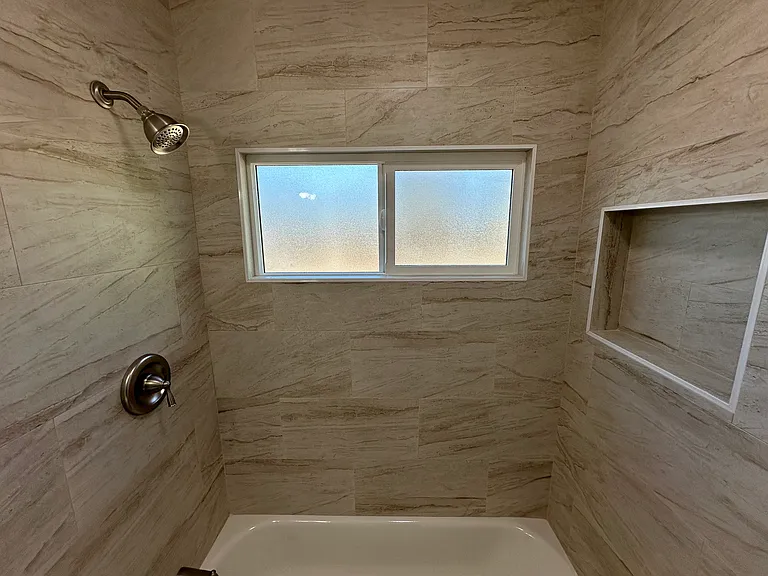 14330 Bon View Ave — Photo 23