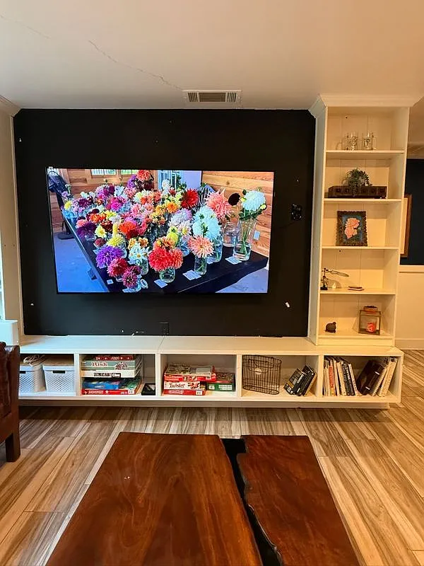 1 bed, 1.0 bath, 2436 sqft, $1,600 — Photo 4