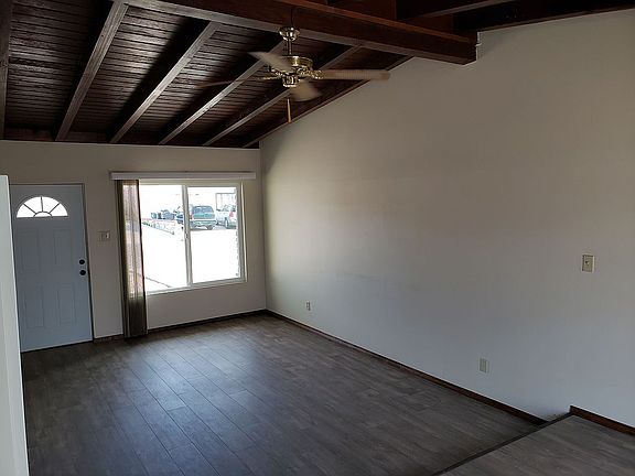 4th image of 1015 Dorothy St NE