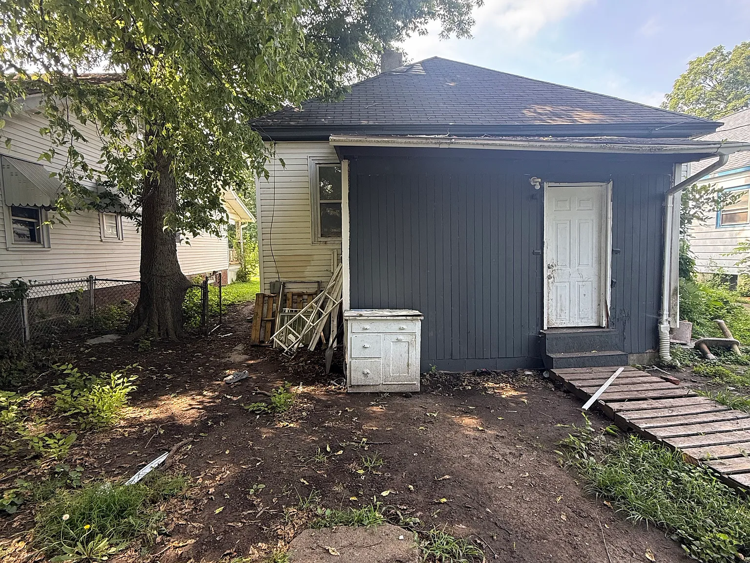 2 bed, 1050 sqft, $895 — Photo 3