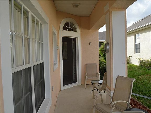 3rd image of 425 Ashton Dr