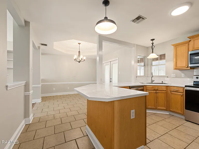 412 Crest Cir — Photo 10