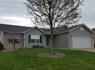 900 Copper Rdg, Maryville, IL 62062