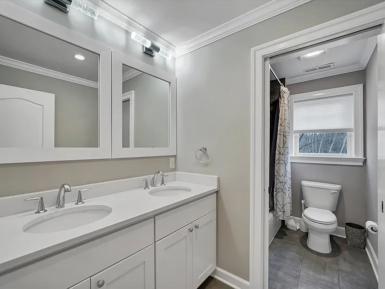 1049 Stillwater Rd — Photo 21