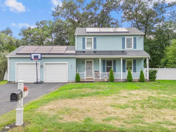 51 Yorkshire Lane, Windsor, CT 06095