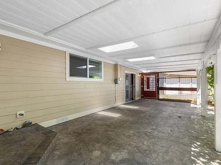 4109 S Reddick Rd — Photo 37