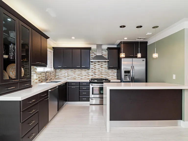 1711 Grismer Ave #76 — Photo 7