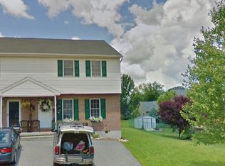 117 Shire Ln, Wernersville, PA