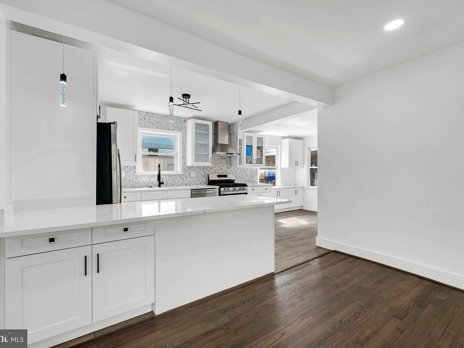 5 bed, 4.0 bath, 2797 sqft, $4,800 — Photo 4