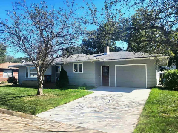 535 N Chestnut St, Platteville, WI 53818