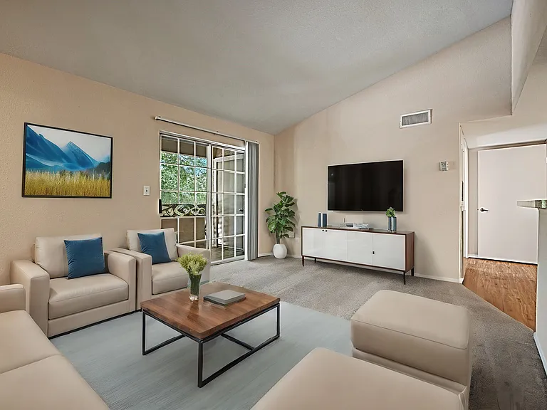 La Calera Apartments — Photo 7