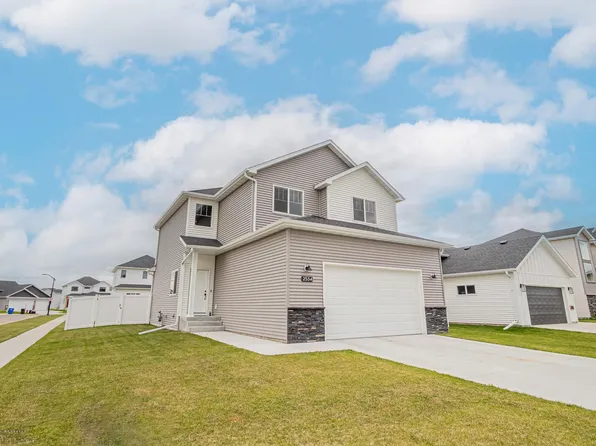 2534 66th Ave S, Fargo, ND 58104