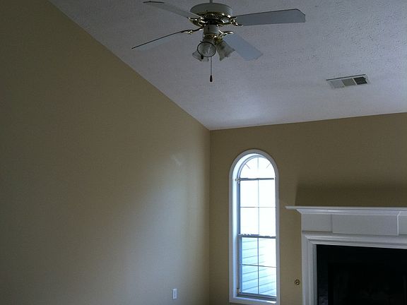 Vaulted Ceiling in Living Rm