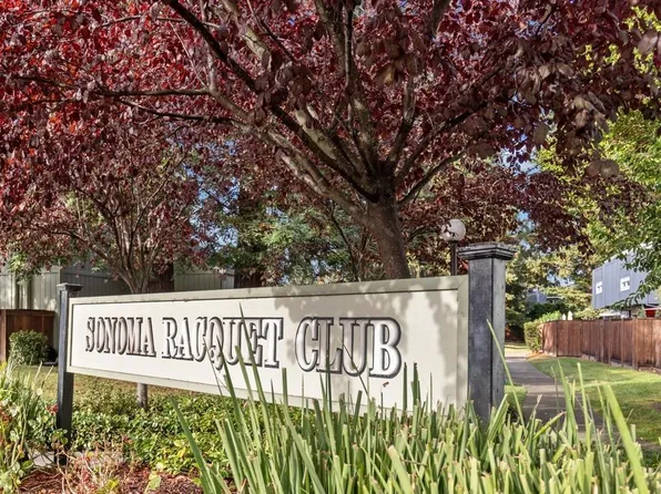714 Racquet Club Circle, Rohnert Park, CA 94928