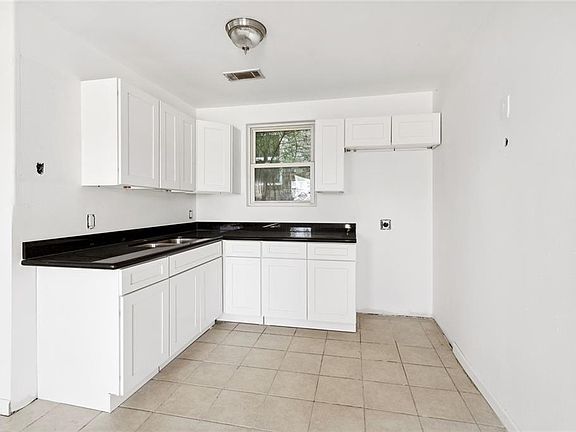 5th image of 3401-03 Hamilton St