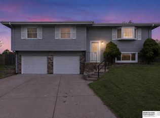 3302 E Dutchman Cir, Bellevue, NE 68123