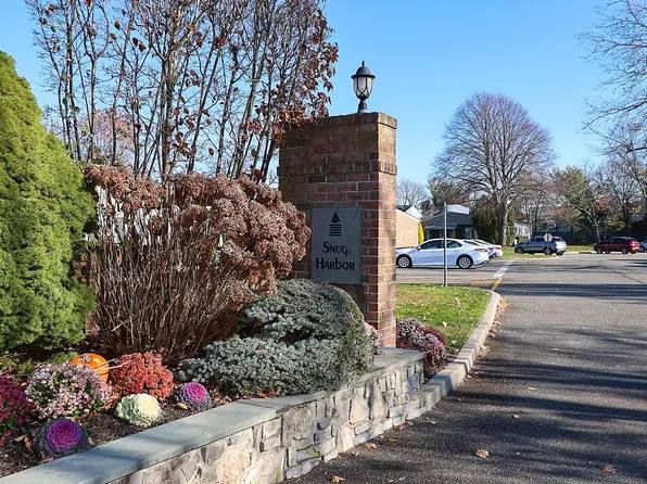 132 Harbor S #132, Amityville, NY 11701